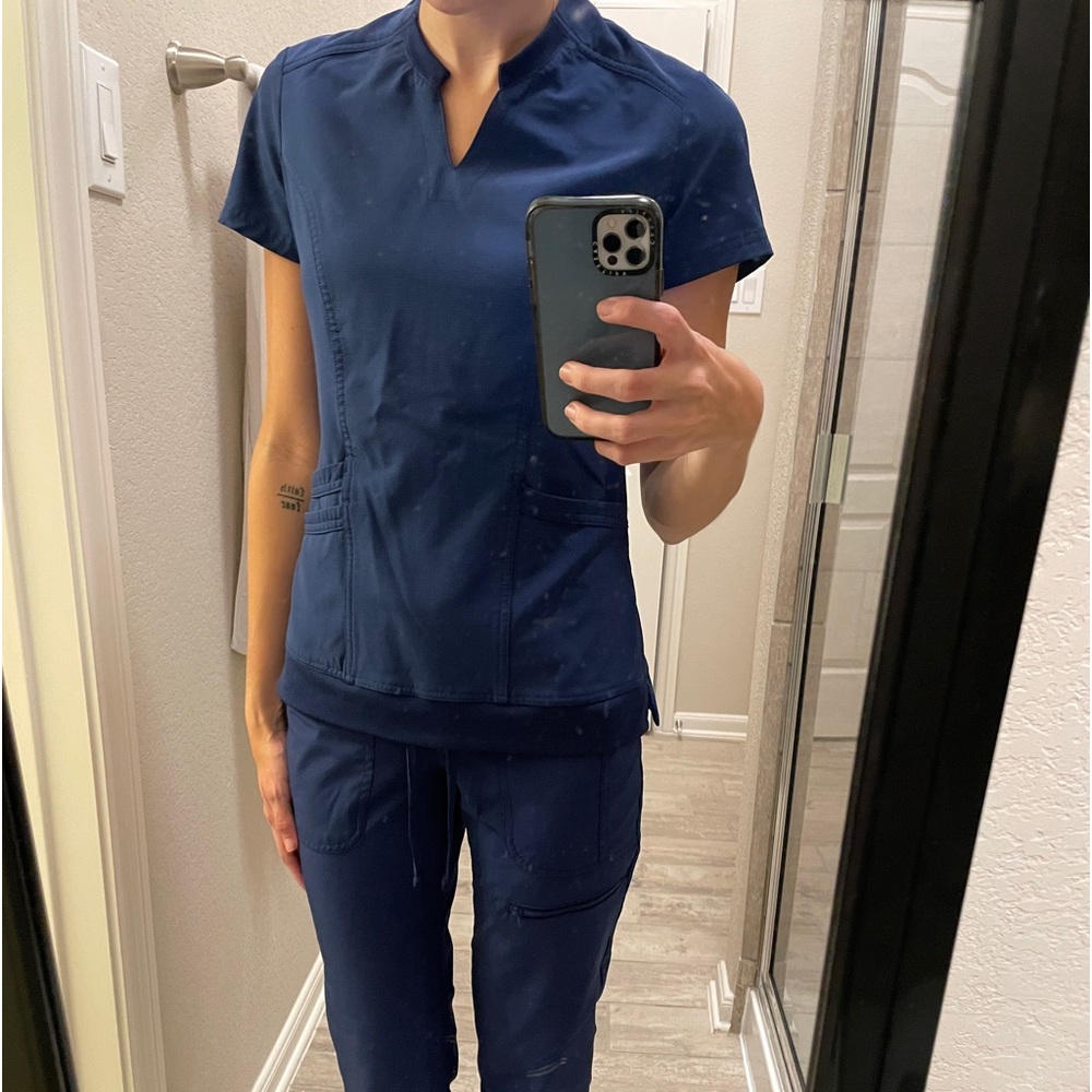 Scrubs - Picture 4 of 4
